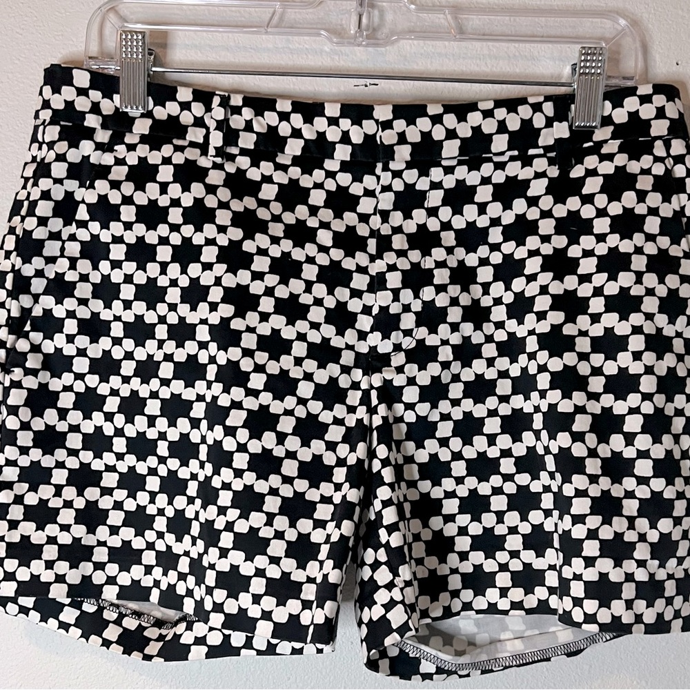Blank and white Banana Republic shorts